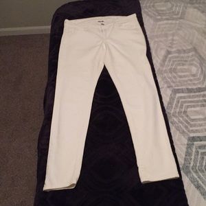 White skinny jeans